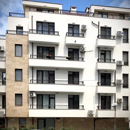Sunny Shore Apartament *