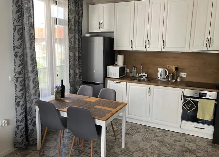 Sunny Shore Apartment