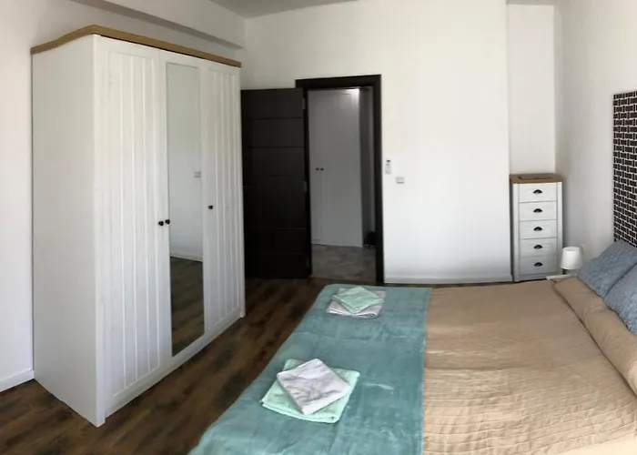 Sunny Shore Apartment