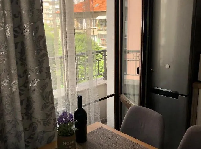 Sunny Shore * 布尔加斯